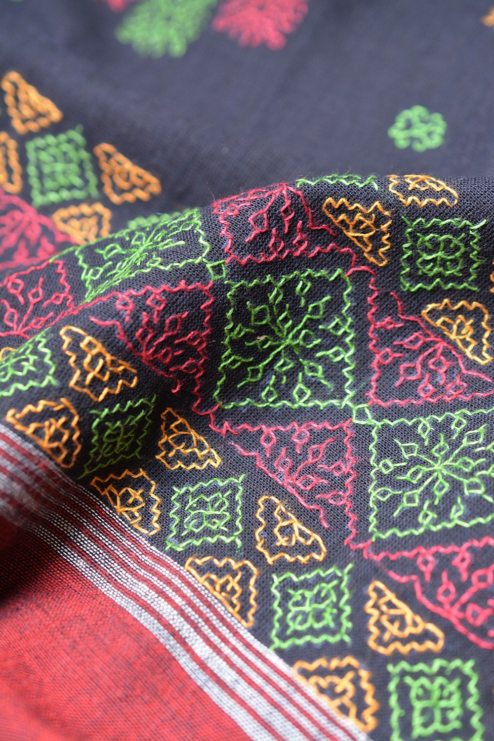 Kasuti Embroidered Karnataka Handloom Saree - Brodats. - metaphorracha