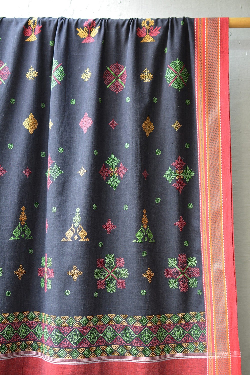 Kasuti Embroidered Karnataka Handloom Saree - Brodats. - metaphorracha