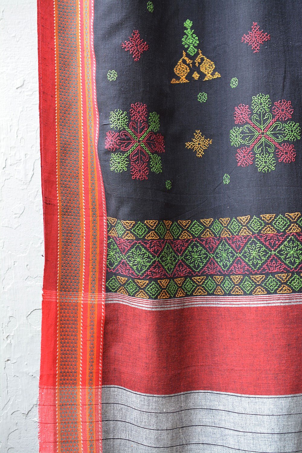 Kasuti Embroidered Karnataka Handloom Saree - Brodats. - metaphorracha