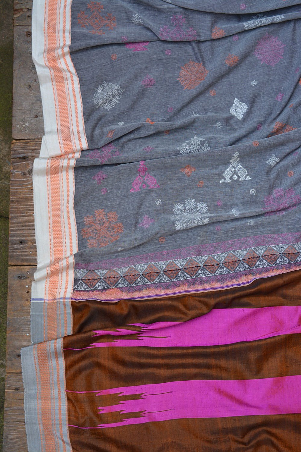 Kasuti Embroidered Karnataka Handloom Saree - Haft. - metaphorracha