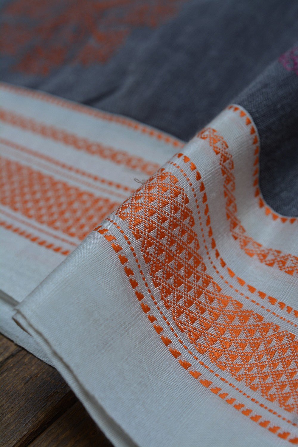Kasuti Embroidered Karnataka Handloom Saree - Haft. - metaphorracha