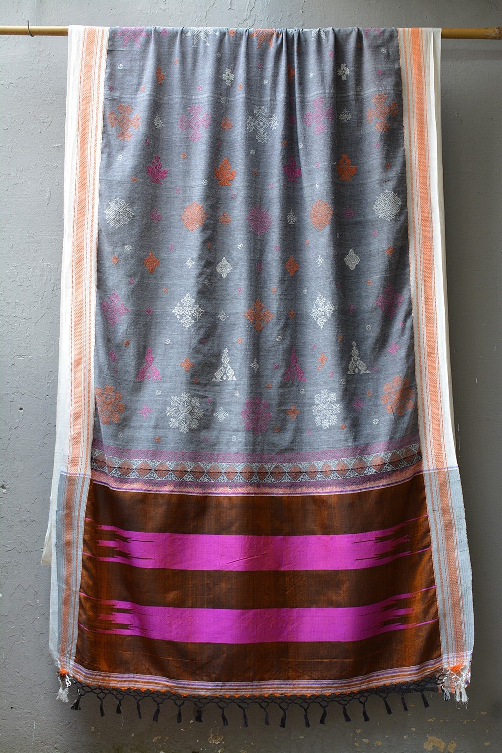 Kasuti Embroidered Karnataka Handloom Saree - Haft. - metaphorracha