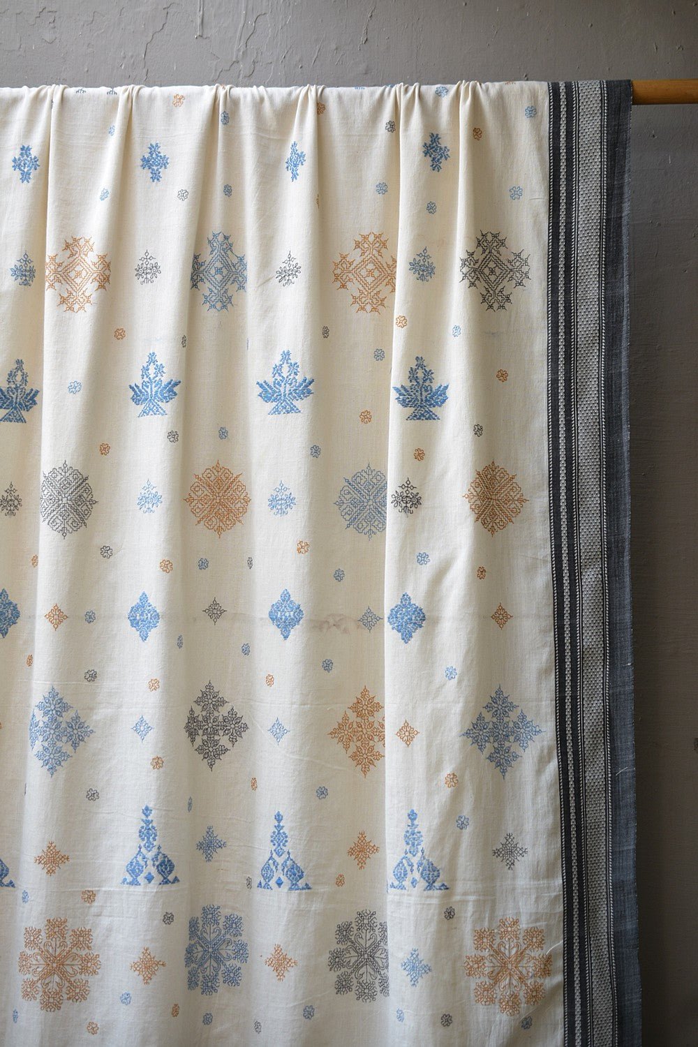 Kasuti Embroidered Karnataka Handloom Saree - Ricamo. - metaphorracha