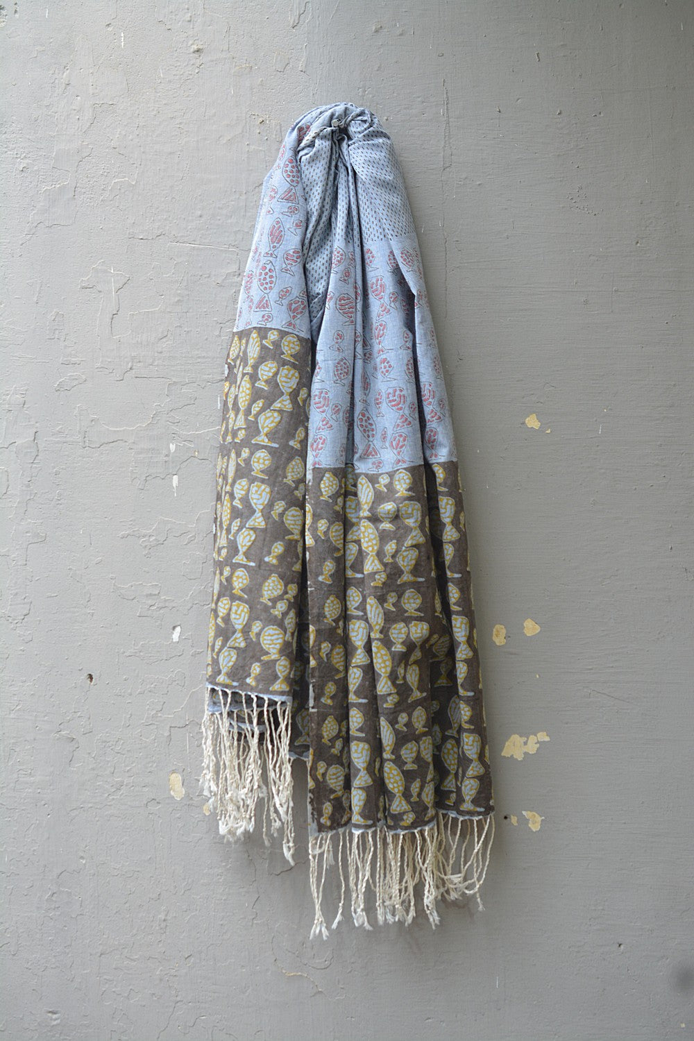 Khadi Dupatta - Fish