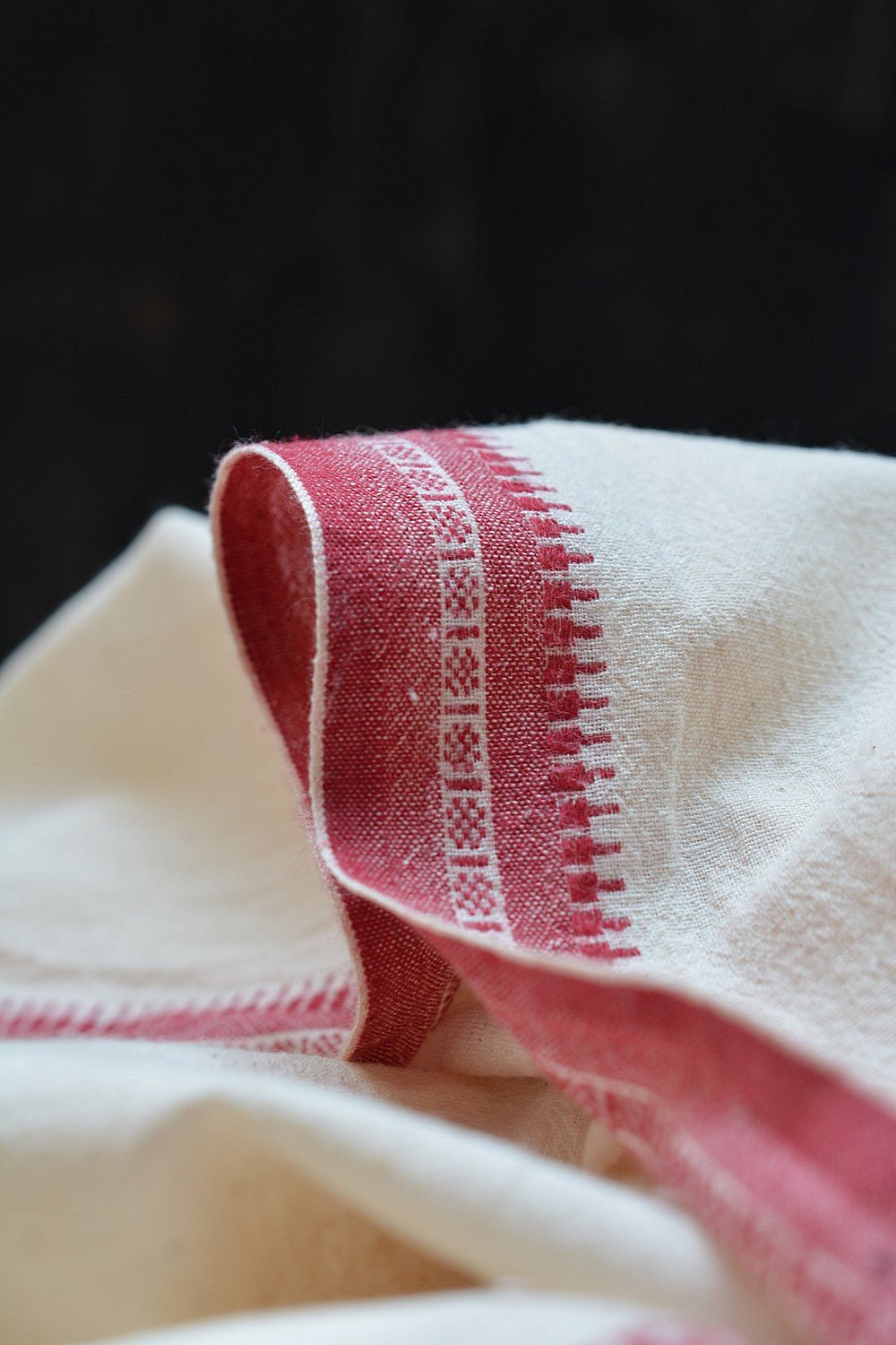Dobby Border Khadi Lungi