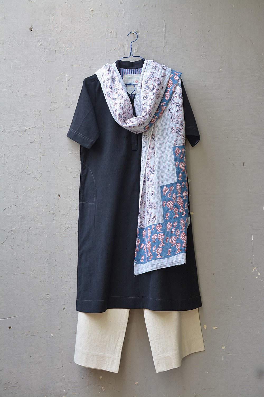 Kaala Khadi Kurta - metaphorracha