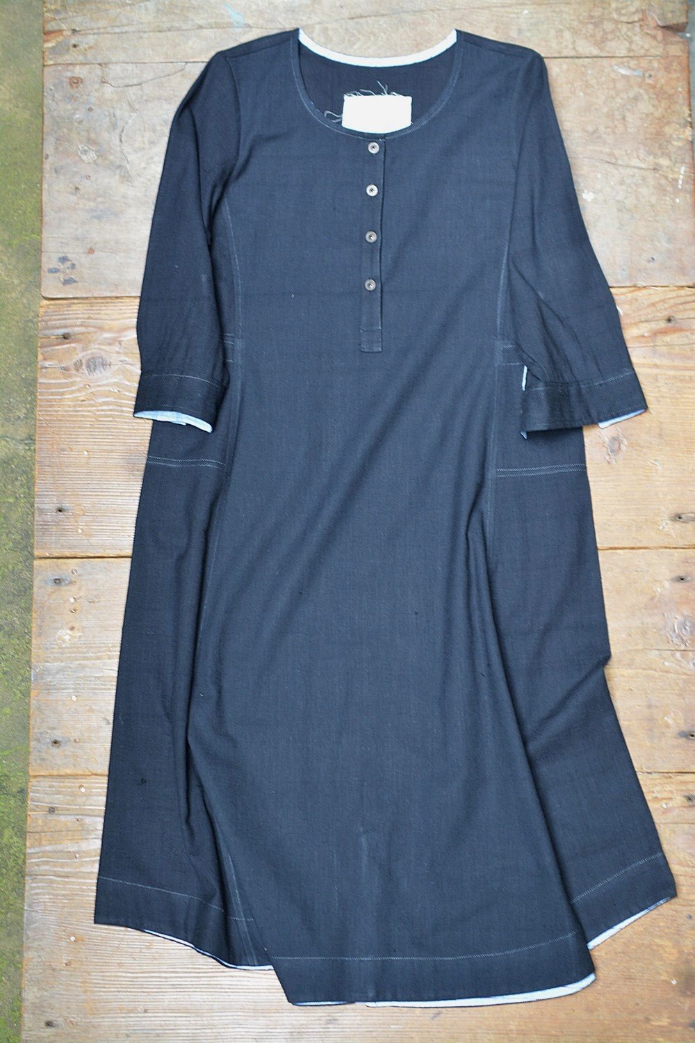 Karo Khadi Kurta - metaphorracha
