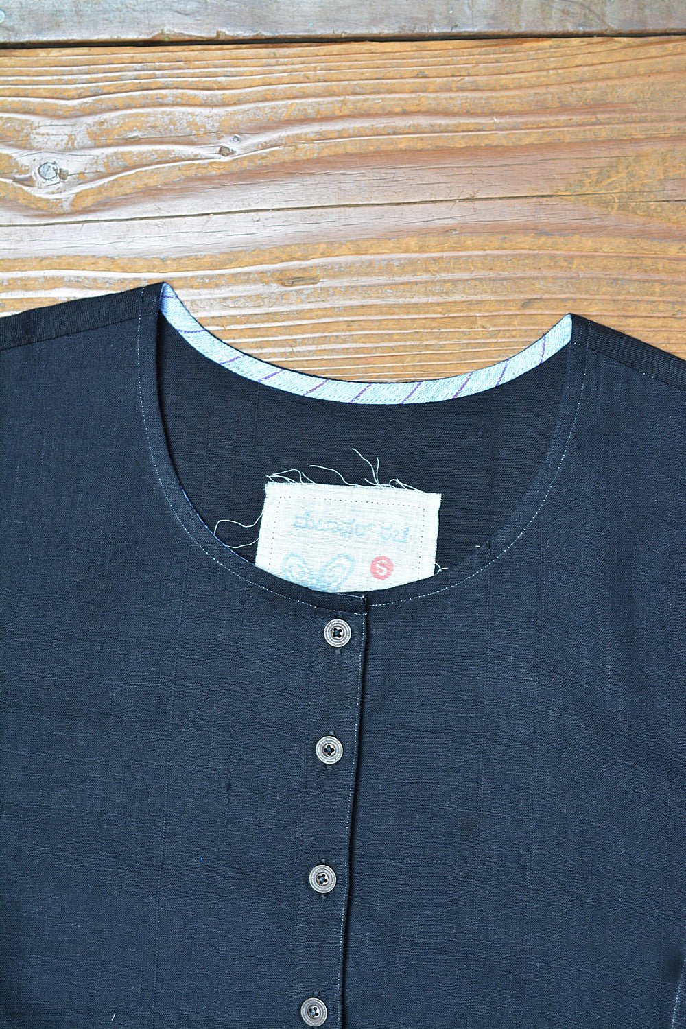 Karo Khadi Kurta - metaphorracha
