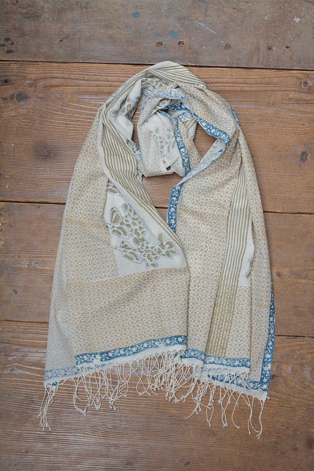 Khadi Stole - Blue Border - metaphorracha