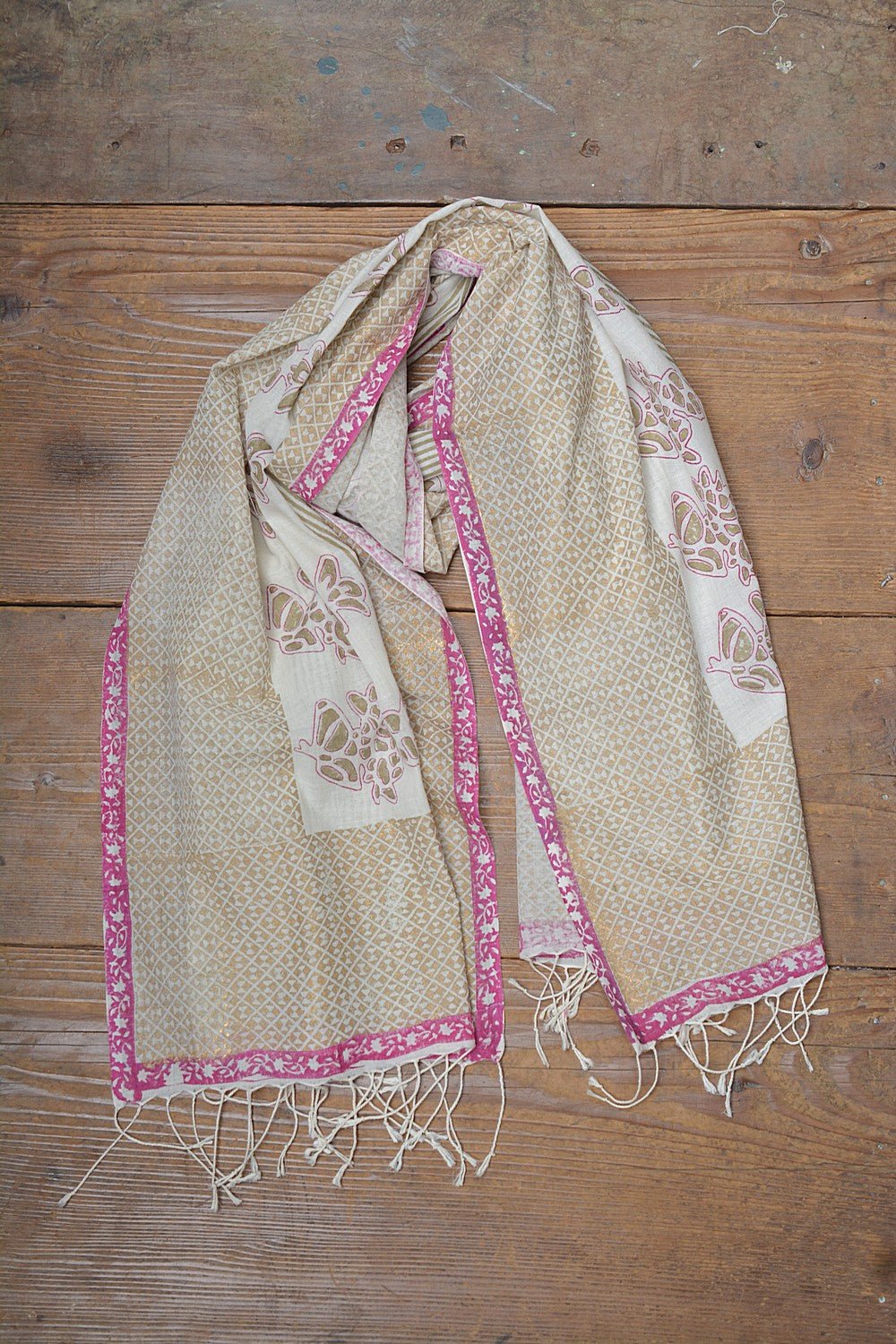 Khadi Stole - Pink Border - metaphorracha