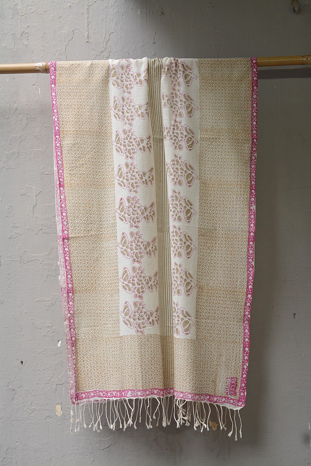 Khadi Stole - Pink Border - metaphorracha