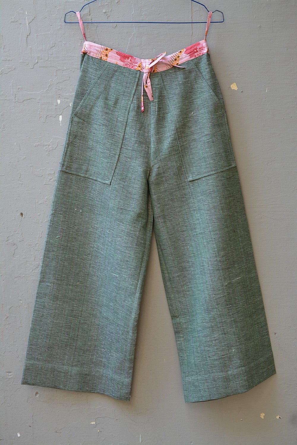 Sweet Basil Straight Pants in Size 'S' - metaphorracha