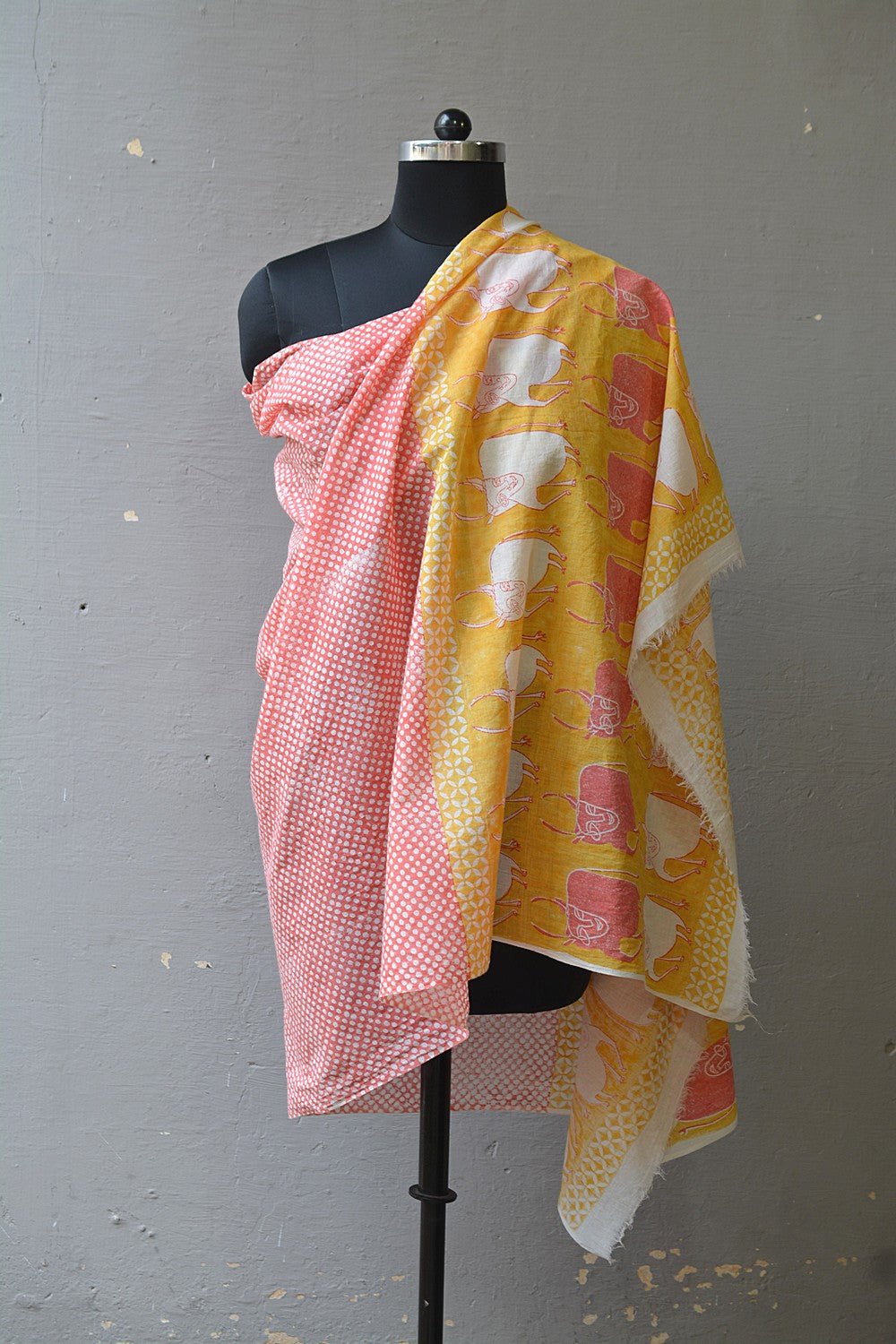 VACHE - Block Printed Stole - metaphorracha