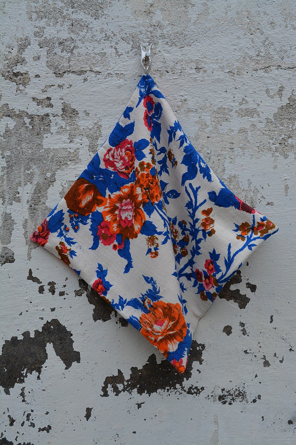 Floral Cushion Cover. - metaphorracha