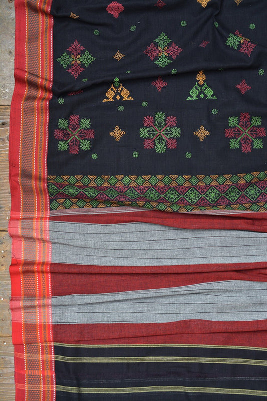 Kasuti Embroidered Karnataka Handloom Saree - Brodats. - metaphorracha
