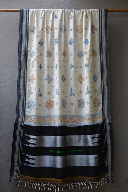 Kasuti Embroidered Karnataka Handloom Saree - Ricamo. - metaphorracha